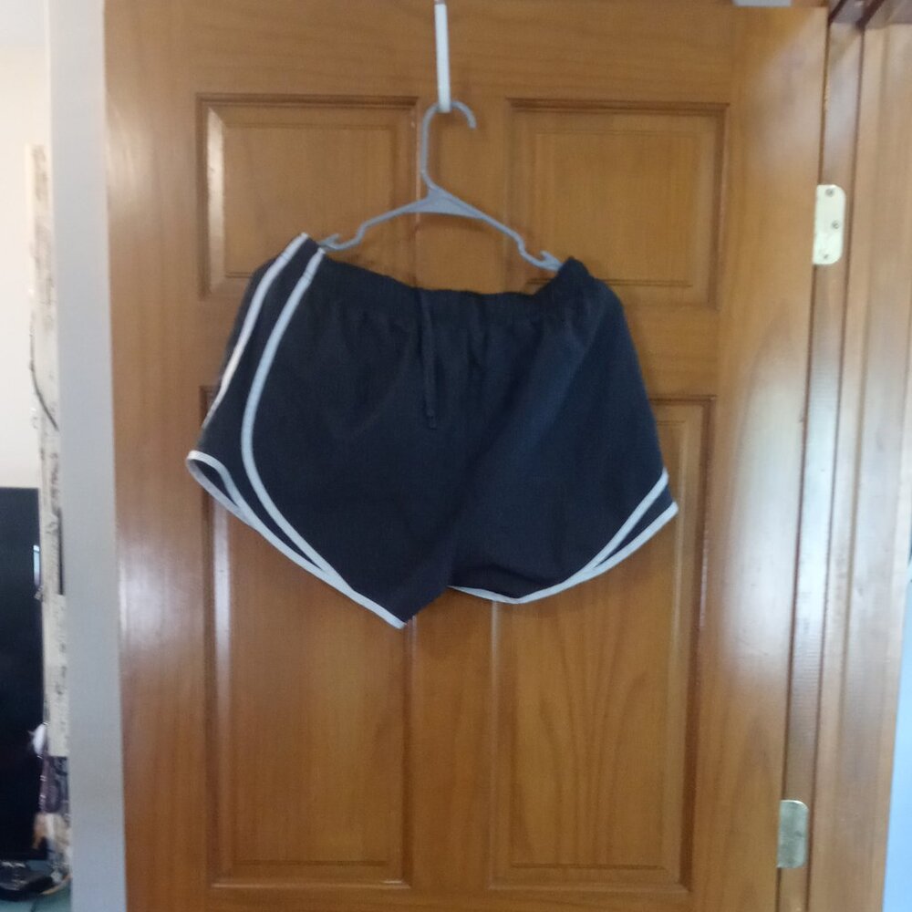 shorts - Picture 2 of 2